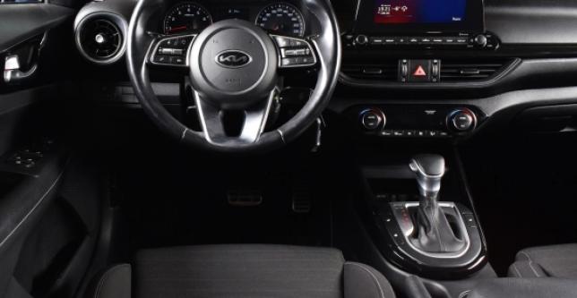 фото 010c7ba40d59 - Под такси