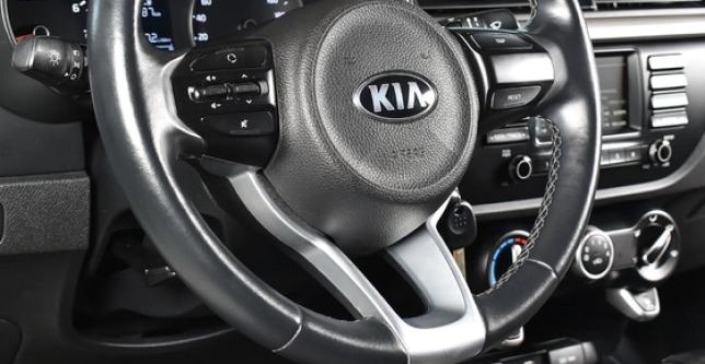 фото 0af140f70b53 - Под такси