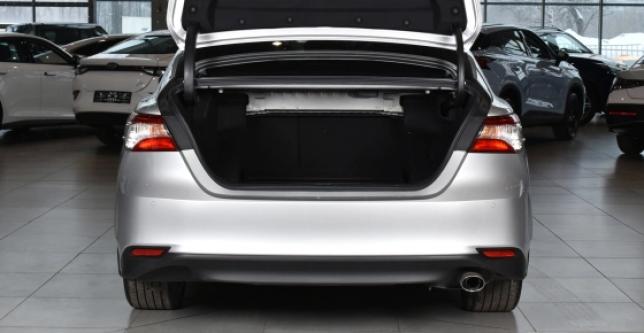 фото 0db543e3b82f - Под такси