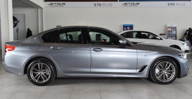 фото 1fedabca4195 - Под такси