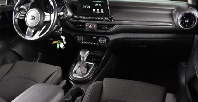 фото 20872a2063fb - Под такси