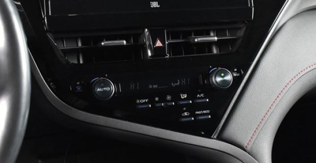 фото 24f2839e8ee6 - Под такси