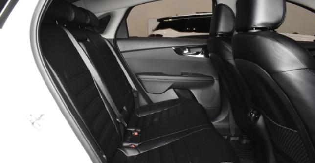 фото 3d6385ca3cd8 - Под такси