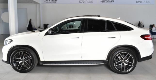 фото 45e0f7781e93 - Под такси