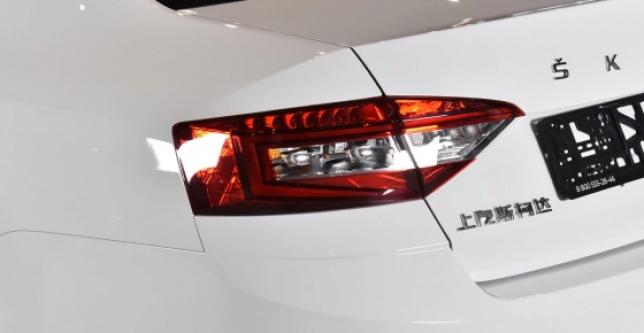 фото 5475aed440e8 - Под такси