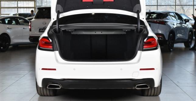 фото 656b2c55e112 - Под такси