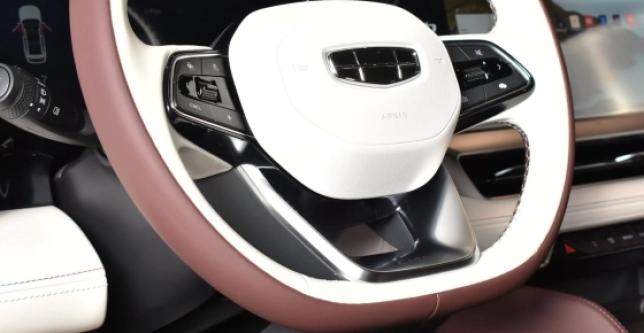 фото 662097-19 - Под такси