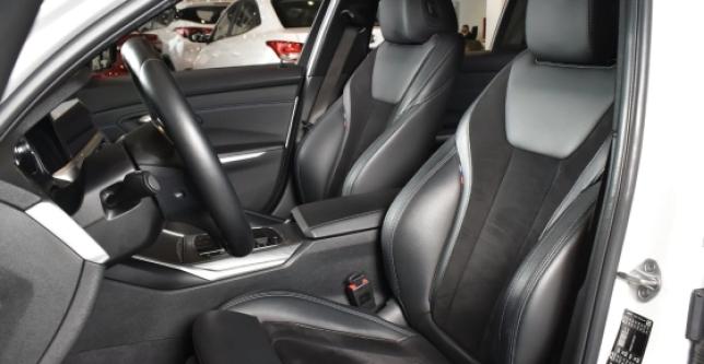 фото 670899-08 - Под такси