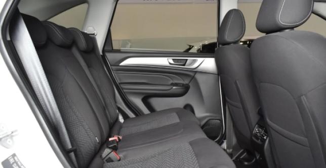 фото 671642-06 - Под такси