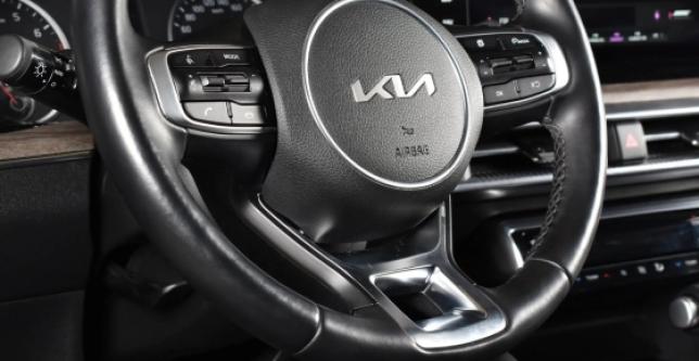 фото 677232-14 - Под такси