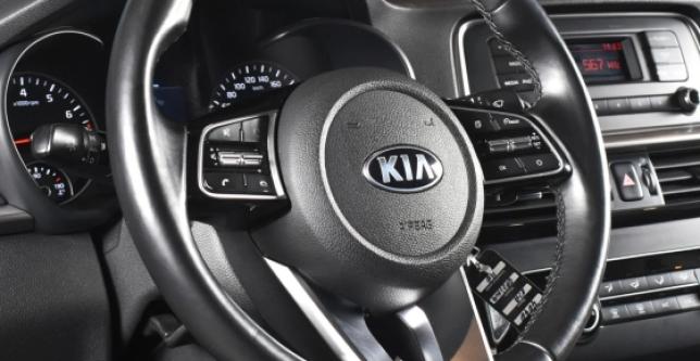 фото 682348-12 - Под такси