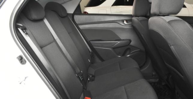 фото 685602-06 - Под такси