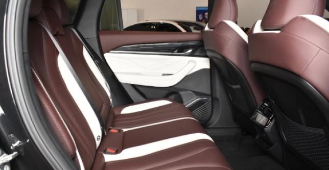 фото 686738-06 - Под такси