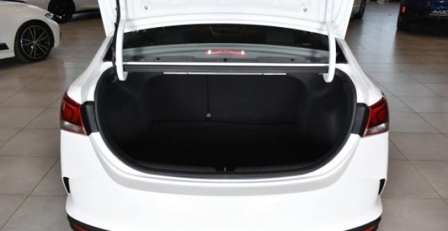 фото 688819-09 - Под такси