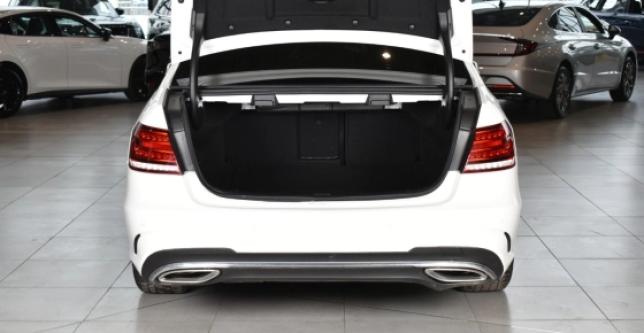 фото 697768-09 - Под такси