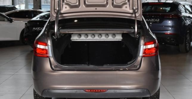 фото 698163-07 - Под такси