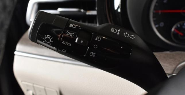 фото 703423-16 - Под такси