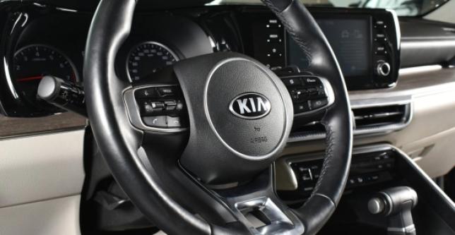 фото 703423-17 - Под такси