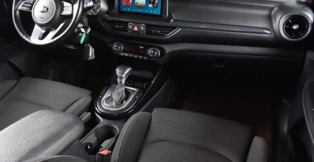 фото 704407-12 - Под такси