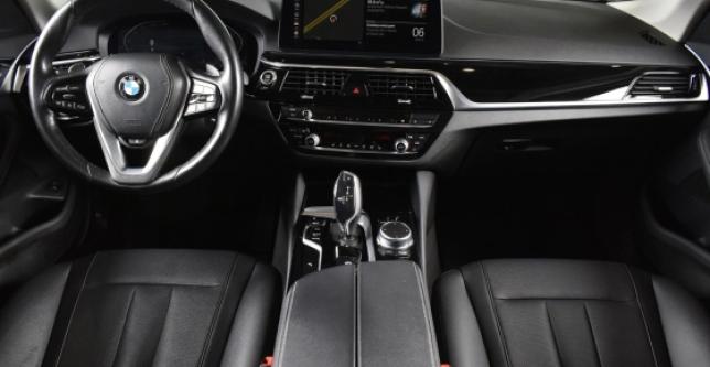 фото 704416-14 - Под такси