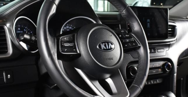 фото 704422-17 - Под такси