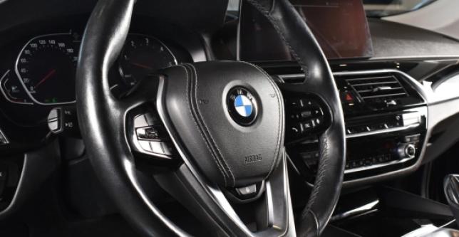 фото 704644-18 (1) - Под такси