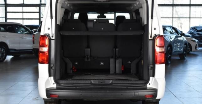 фото 709758-09 - Под такси