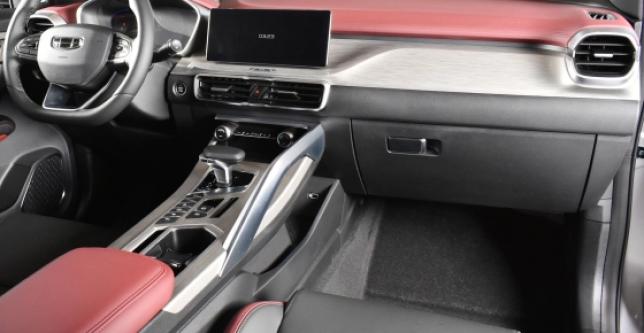 фото 72b75540cce9 - Под такси