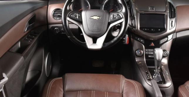 фото 739969-08 - Под такси