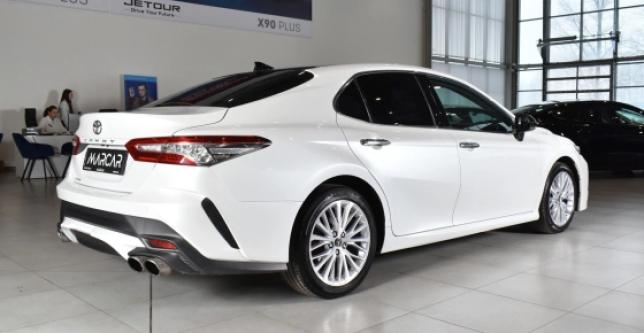 фото 7cff8466d76b - Под такси