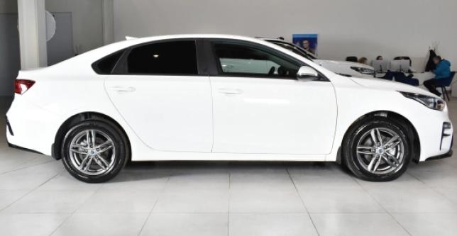 фото 7f707e69eeef - Под такси