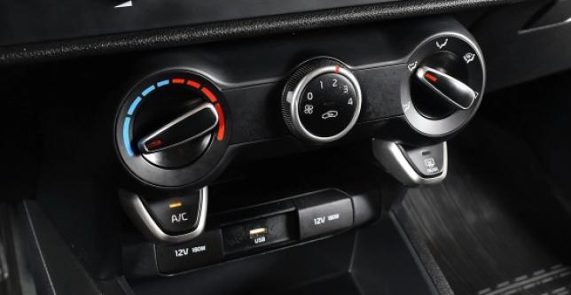 фото 80649b49259e - Под такси