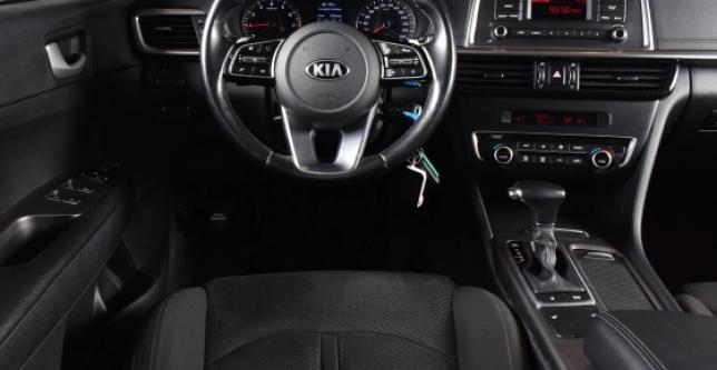 фото 86c28925f206 - Под такси