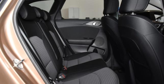 фото 95af42e2c2ba - Под такси