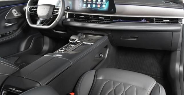 фото 9b9e9cd2727e - Под такси