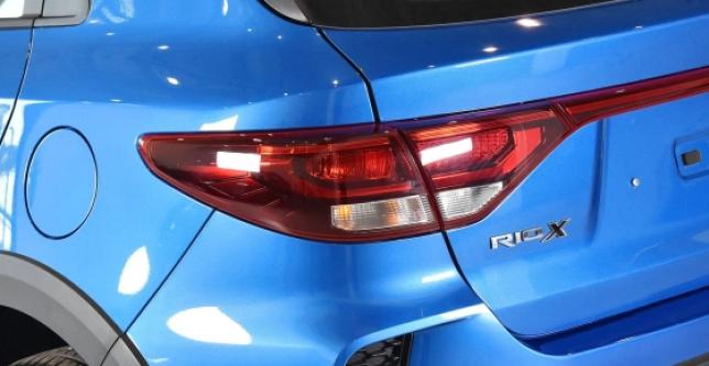 фото 9f0afb8e282d - Под такси