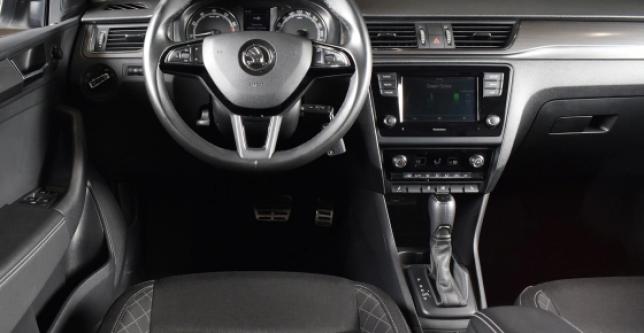 фото a6afa49f3bde - Под такси