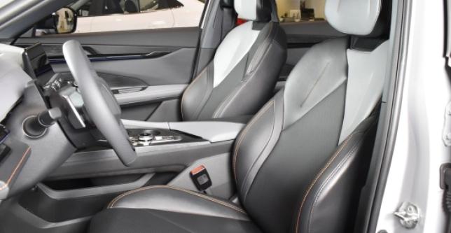 фото bb1b5bc4b224 - Под такси