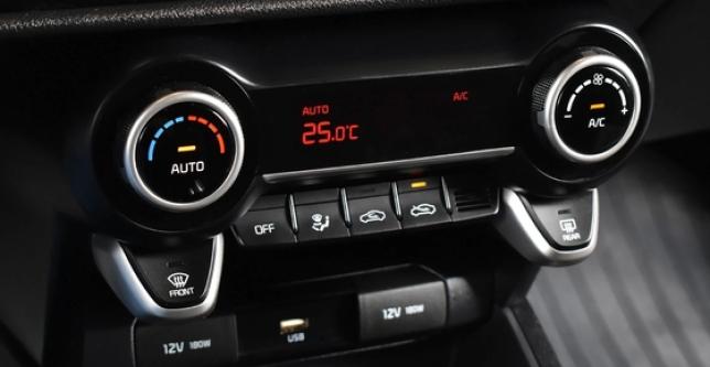 фото d698eb048453 - Под такси