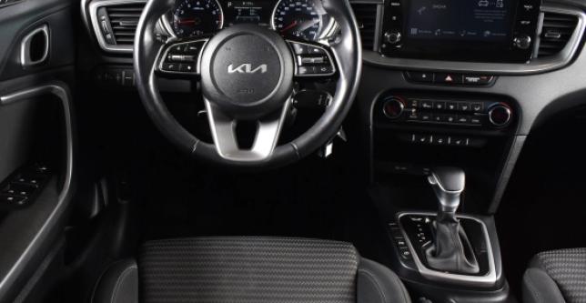 фото d825bf1c2c4b - Под такси