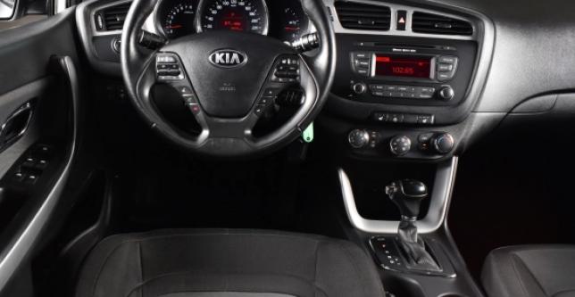 фото e34fc4a61de1 - Под такси