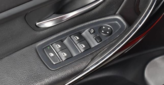 фото e632c838f402 - Под такси