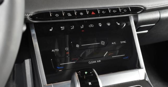 фото ef1ccfd10587 - Под такси