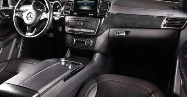 фото ef56ff695303 - Под такси