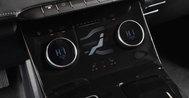 фото f3c79b815c82 - Под такси