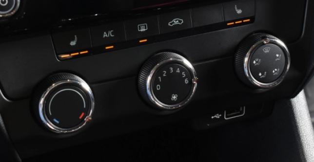 фото f3cfcbb34b2b - Под такси