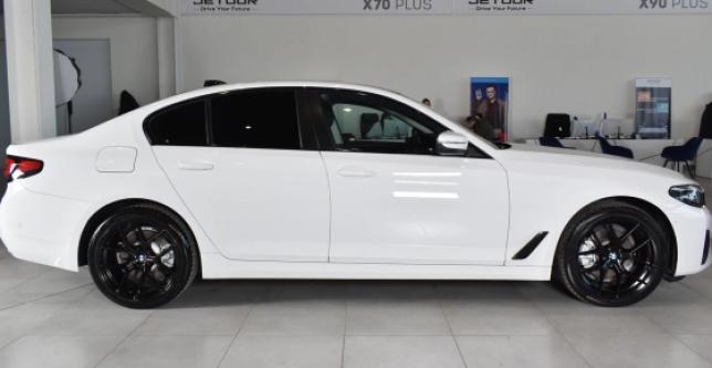 фото f4b6deda21e1 - Под такси