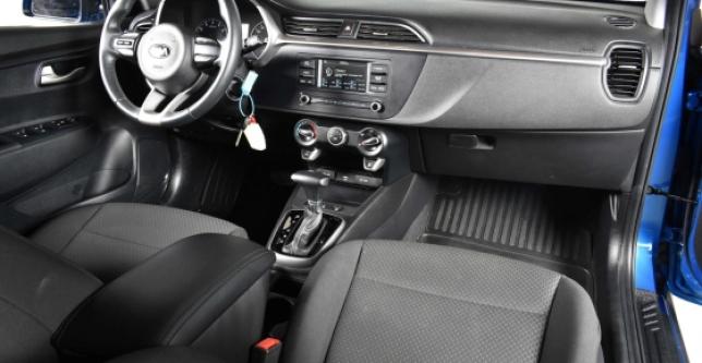 фото fb05cd323928 - Под такси